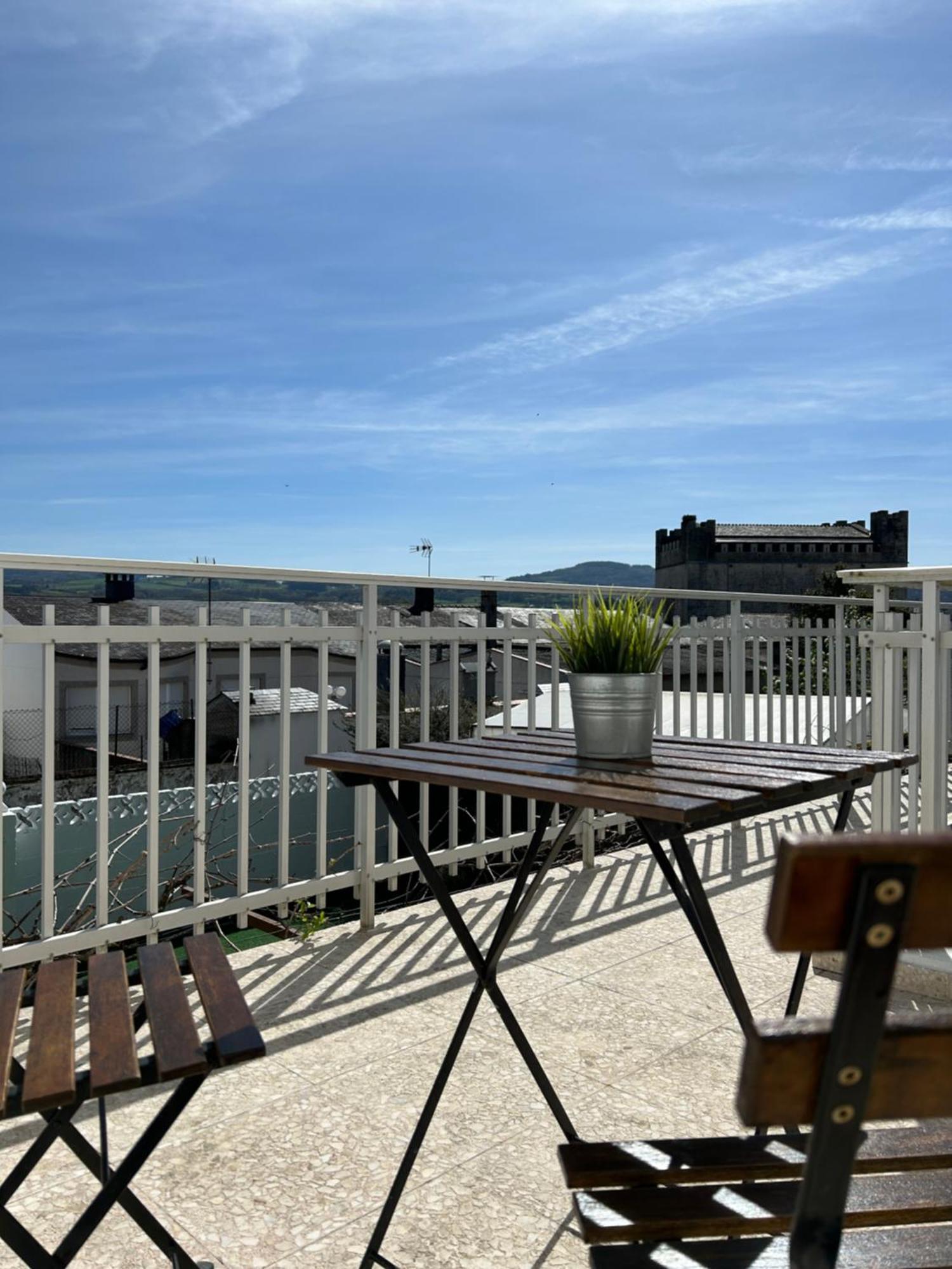 Casa Grande Do Costureiro-Para Grupos En Portomarin Con Terraza Y Vistas Exterior photo